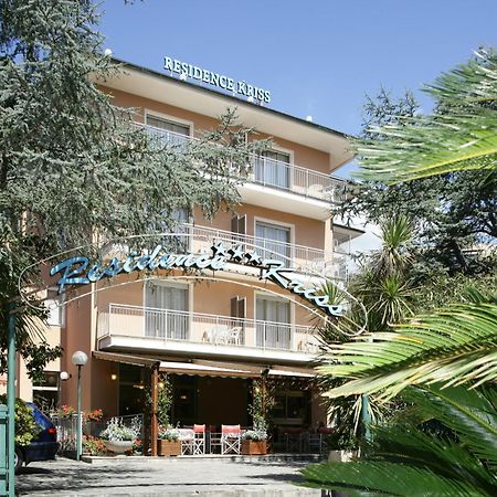 Residence Hotel Kriss Дейва Марина Екстериор снимка