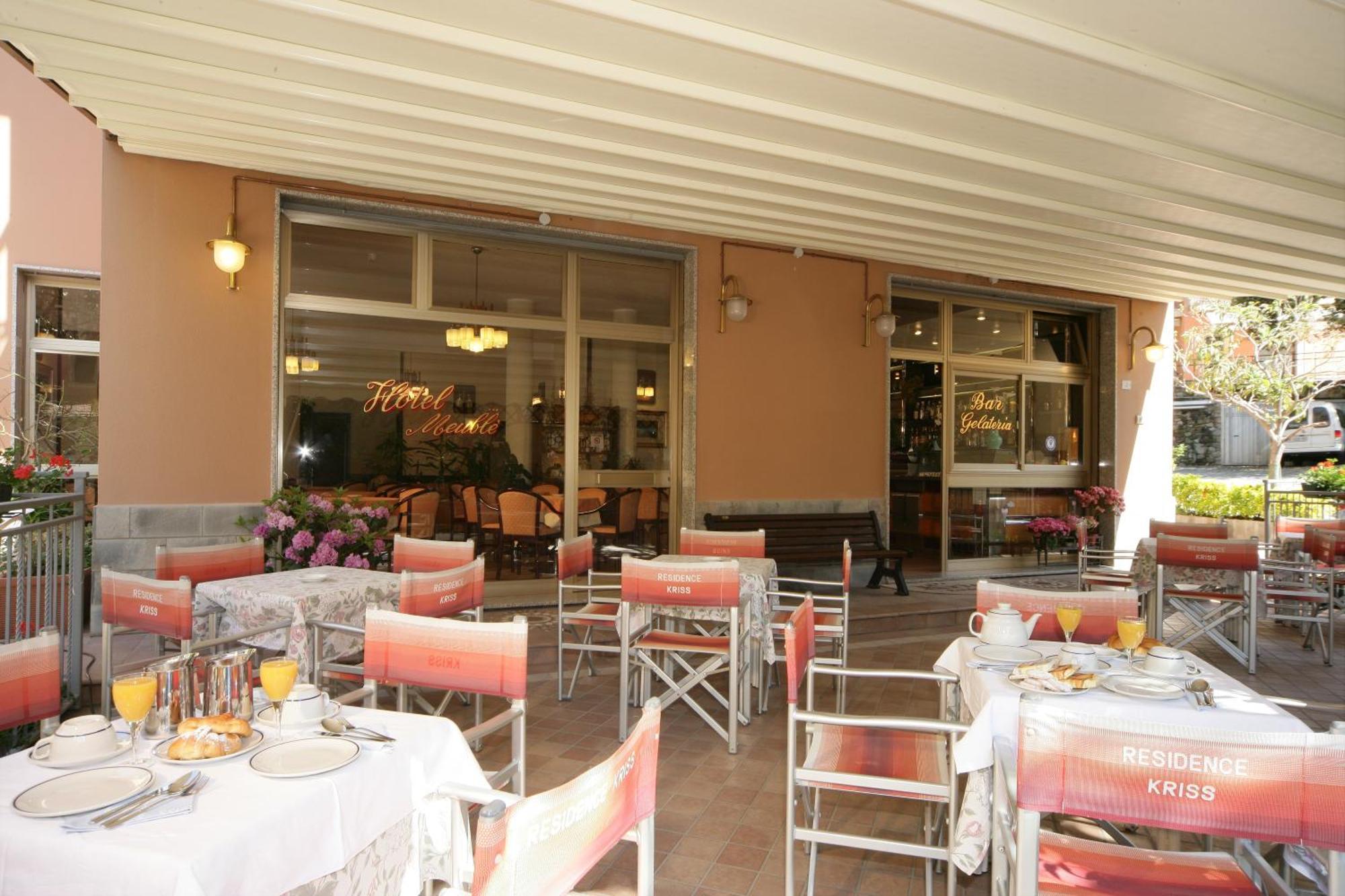 Residence Hotel Kriss Дейва Марина Екстериор снимка