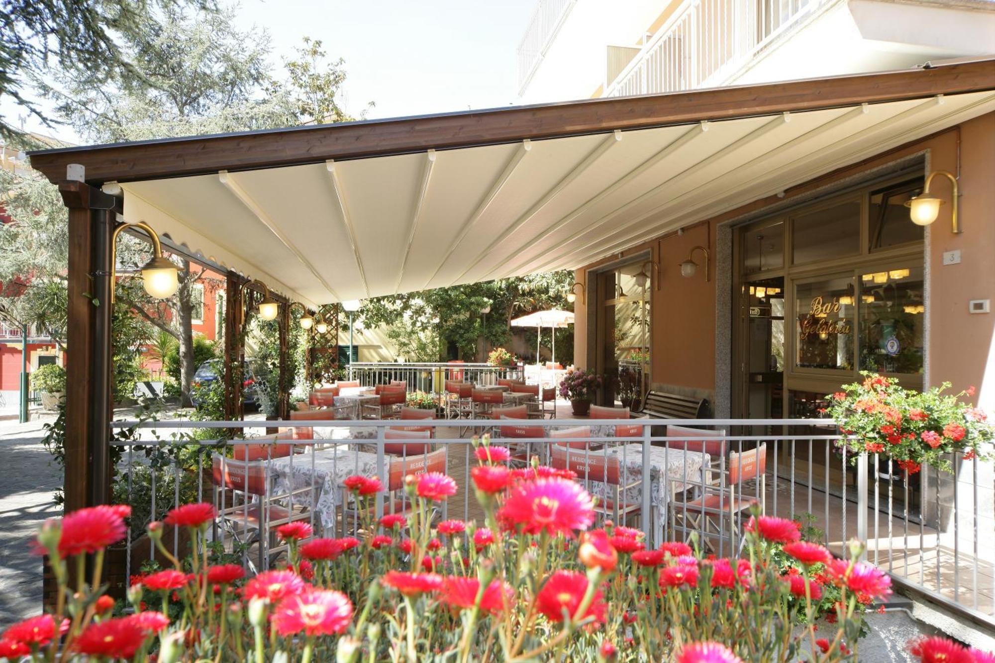 Residence Hotel Kriss Дейва Марина Екстериор снимка