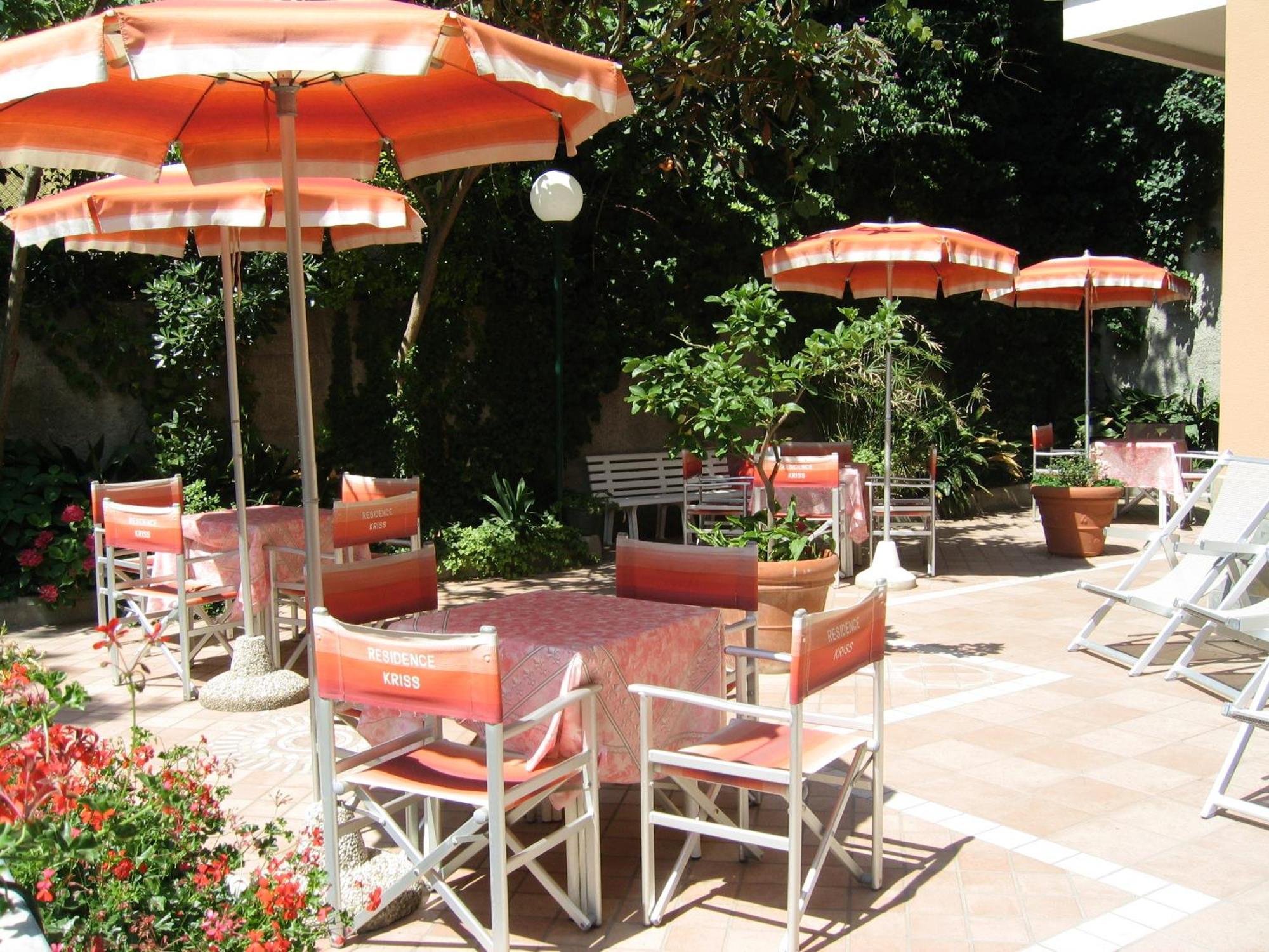 Residence Hotel Kriss Дейва Марина Екстериор снимка