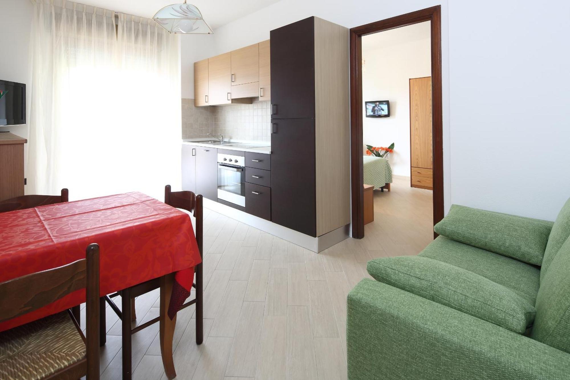 Residence Hotel Kriss Дейва Марина Екстериор снимка