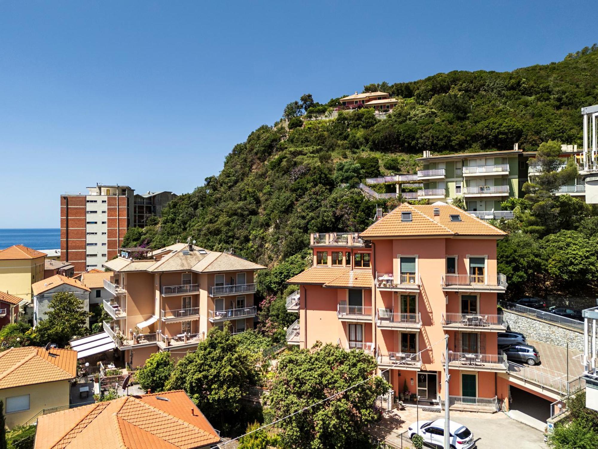 Residence Hotel Kriss Дейва Марина Екстериор снимка